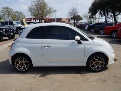 fiat 500 2012 white hatchback sport 4 cylinders 5 speed manual 76108