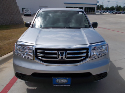 honda pilot 2015 silver suv lx gasoline 6 cylinders front wheel drive 5 speed automatic 75606
