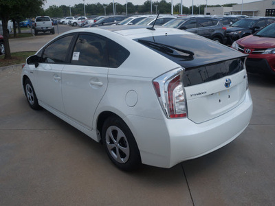 toyota prius 2014 white four hybrid 4 cylinders front wheel drive cvt 76053