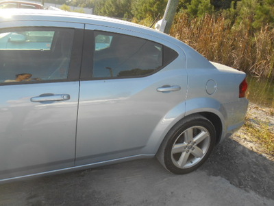 dodge avenger se