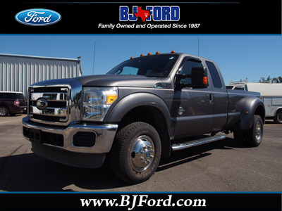 ford f 350 super duty 2011 gray xlt 8 cylinders automatic 77575