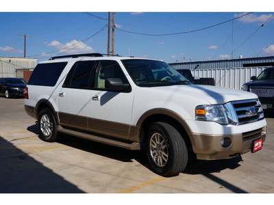 ford expedition el 2013 white suv xlt 8 cylinders automatic 79110