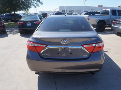 toyota camry 2015 dk  gray sedan xle v6 6 cylinders automatic 76053