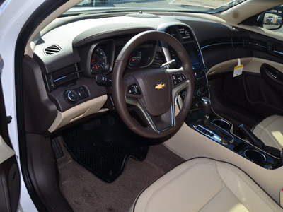 chevrolet malibu 2015 off white sedan lt gasoline 4 cylinders front wheel drive automatic 75067