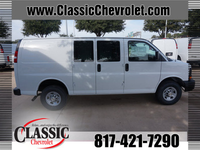 chevrolet express cargo 2015 white van 2500 8 cylinders 6 speed automatic 76051
