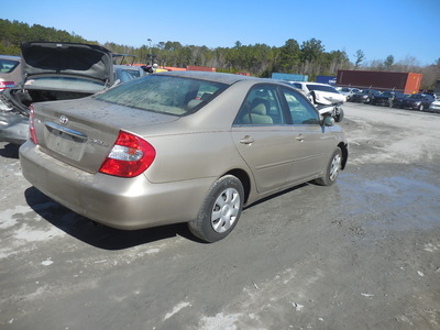 toyota camry le xle se