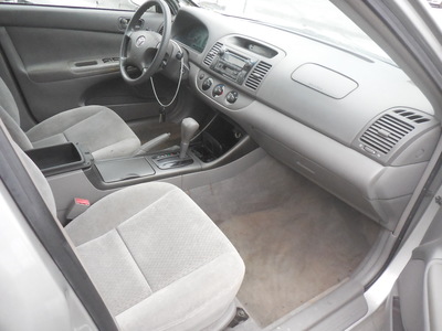 toyota camry le xle se