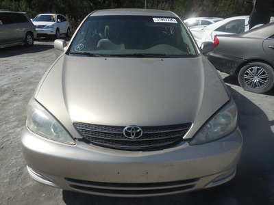 toyota camry le xle se