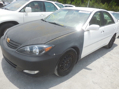 toyota camry le xle se