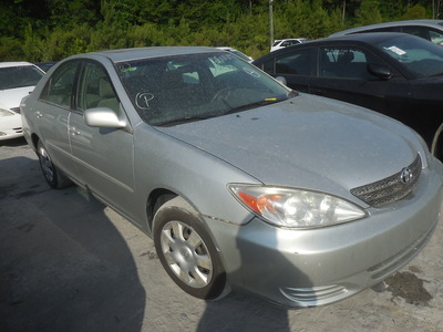 toyota camry le xle se