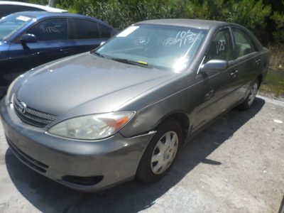 toyota camry le xle se