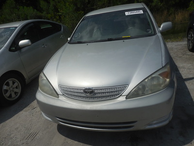 toyota camry le xle se