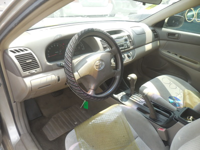 toyota camry le xle se