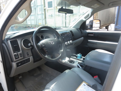 toyota tundra crewmax sr5