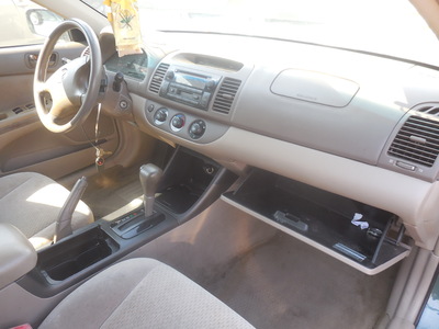 toyota camry le xle se