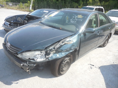 toyota camry le xle se