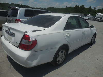 toyota camry le xle se