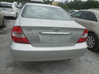 toyota camry le xle se