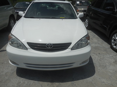 toyota camry le xle se