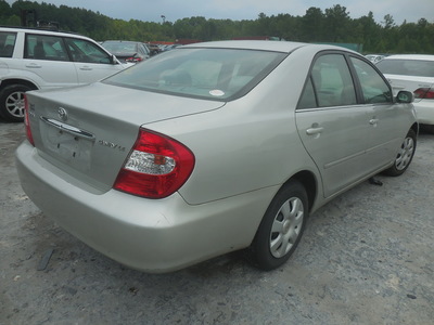 toyota camry le xle se