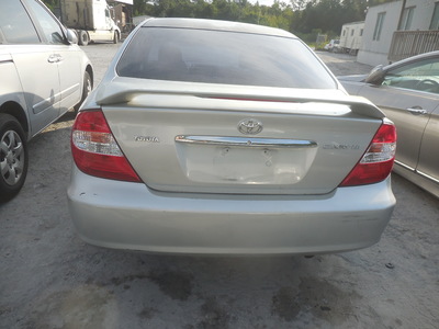 toyota camry le xle se