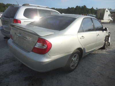 toyota camry le xle se