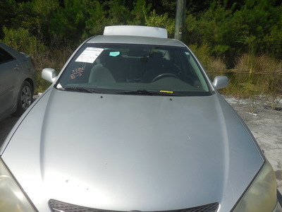 toyota camry le xle se