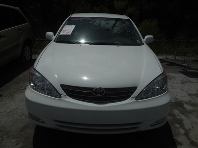 toyota camry le xle se