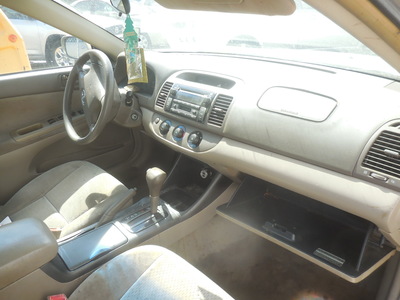 toyota camry le xle se