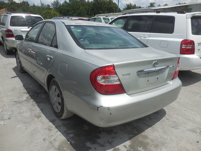 toyota camry le xle se