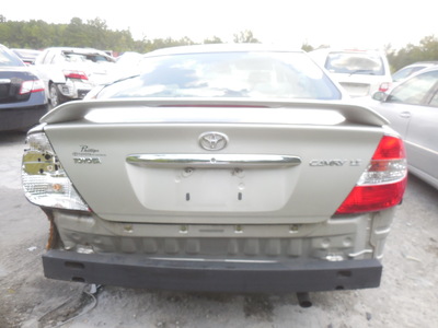 toyota camry le xle se