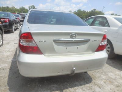 toyota camry le xle se