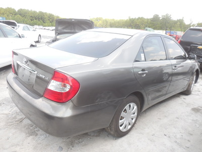 toyota camry le xle se