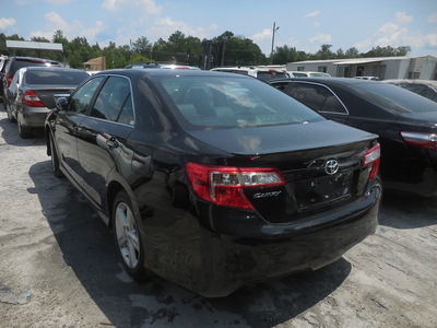 toyota camry l se le xle