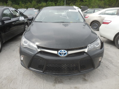 toyota camry hybrid le xle se