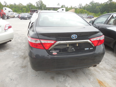 toyota camry hybrid le xle se