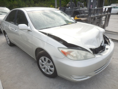 toyota camry le xle se