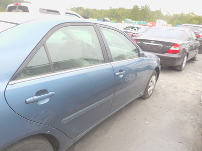 toyota camry le xle se