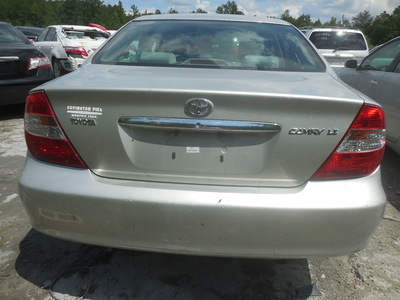 toyota camry le xle se