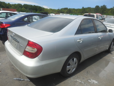 toyota camry le xle se