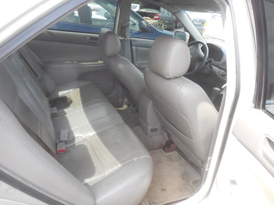 toyota camry le xle se