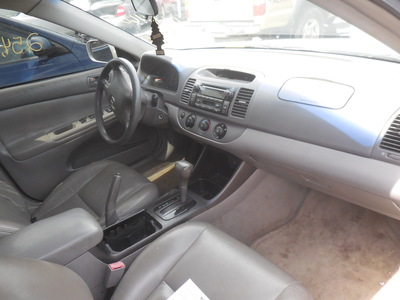 toyota camry le xle se