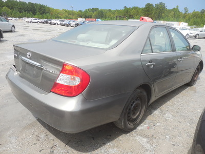 toyota camry le xle se