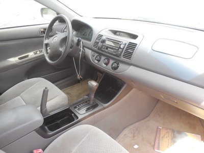 toyota camry le xle se