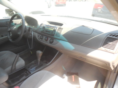 toyota camry le xle se