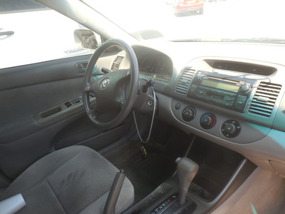 toyota camry le xle se