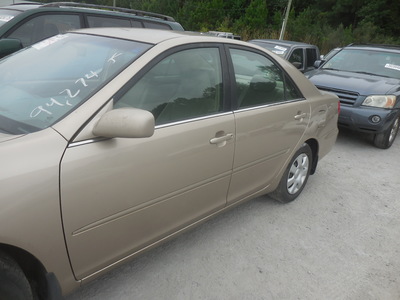 toyota camry le xle se