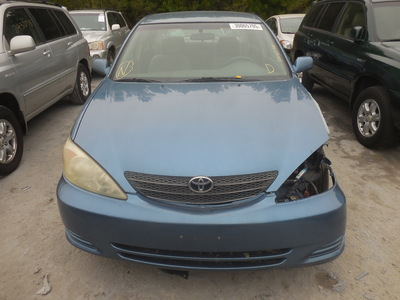 toyota camry le xle se