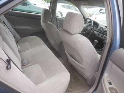 toyota camry le xle se