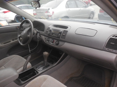 toyota camry le xle se